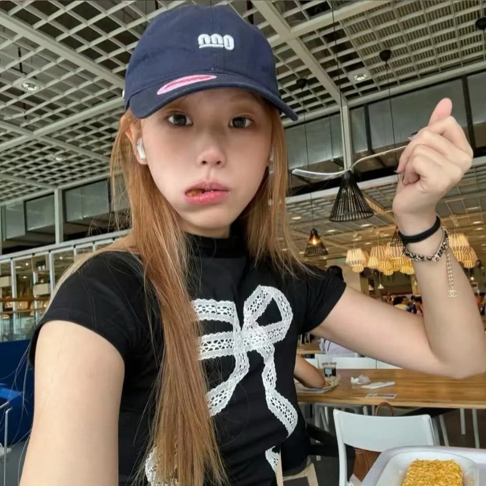 灵气逼人高清封面